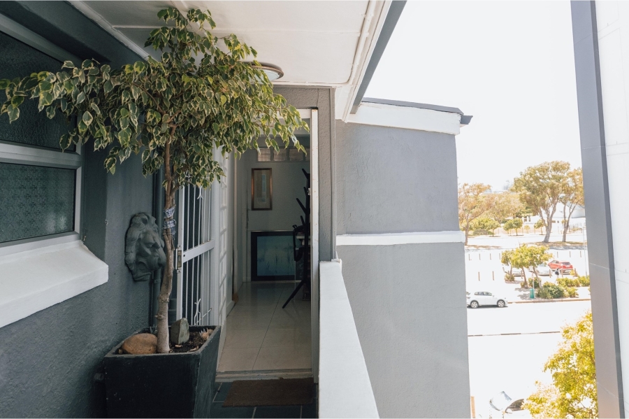 2 Bedroom Property for Sale in Green Point Western Cape